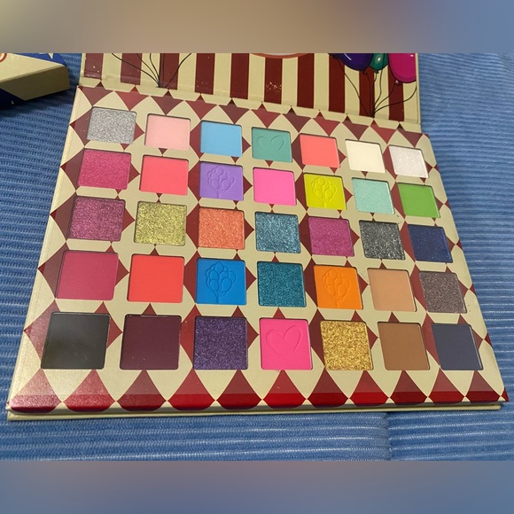 🎪#1 Remi Circus Clown palette by Beauty Creations - Picture 4 of 10